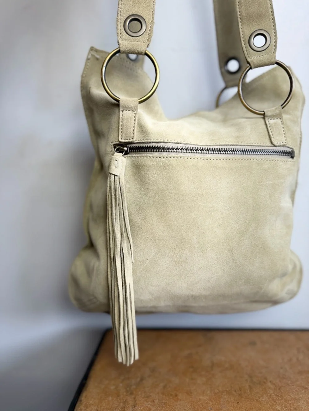 Vintage Guess Suede Shoulder Bag Beige Boho Tassel Leather Y2K - Picture 5 of 14